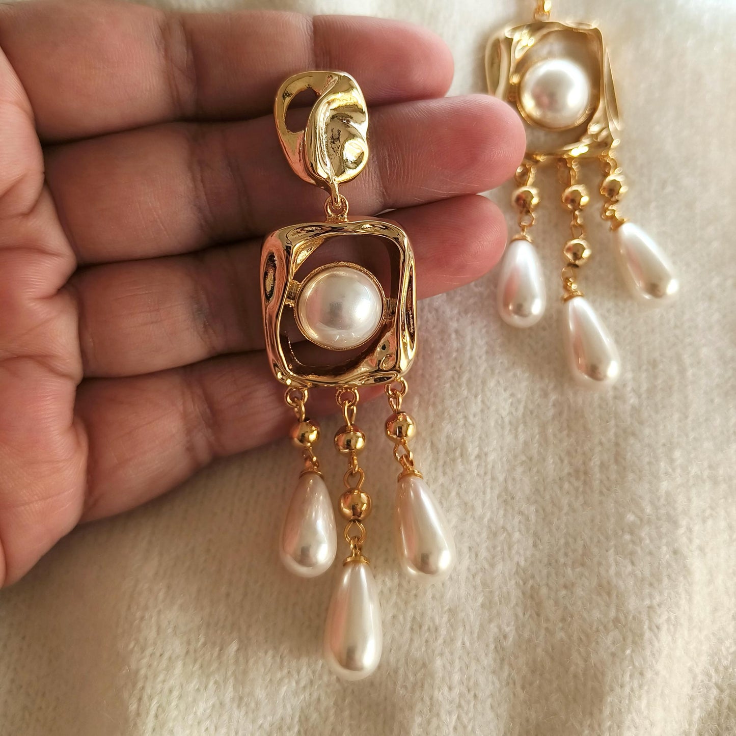 Vera Pearl Danglers