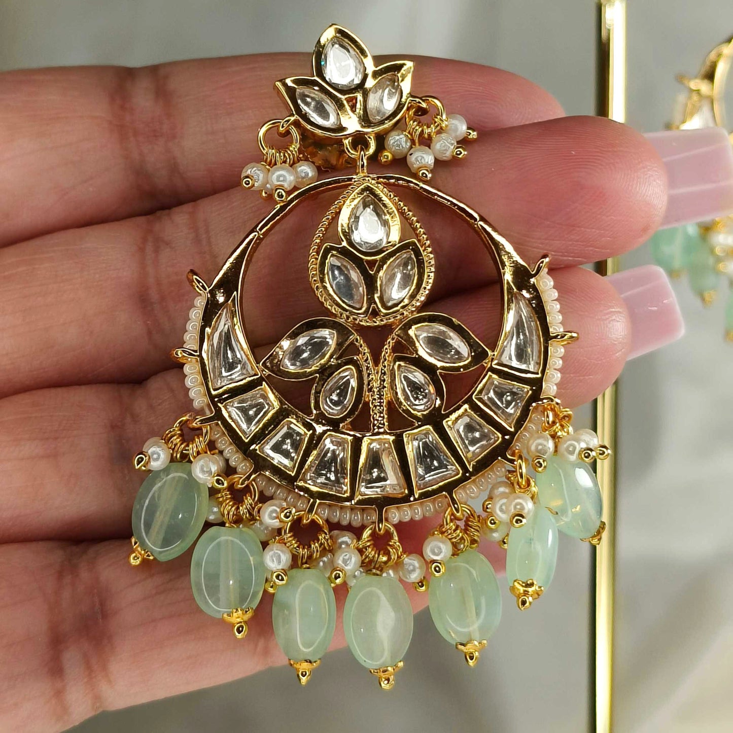 Ishika Mint Chandbali