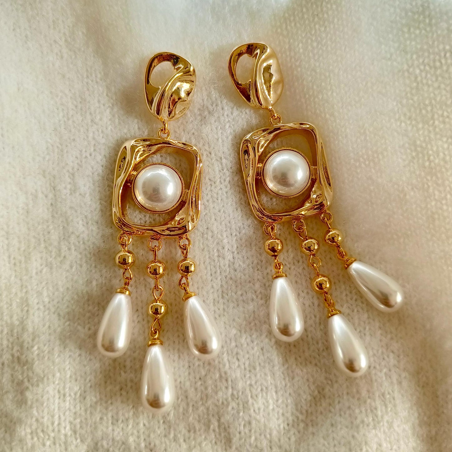 Vera Pearl Danglers