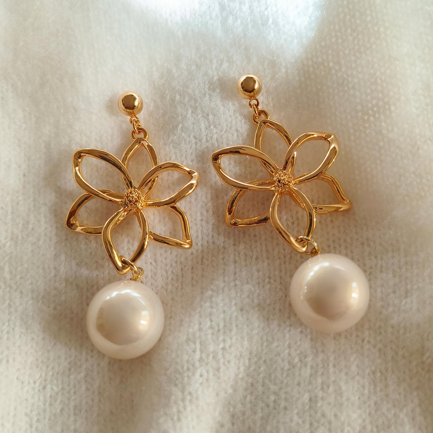 Aurora Pearl Danglers