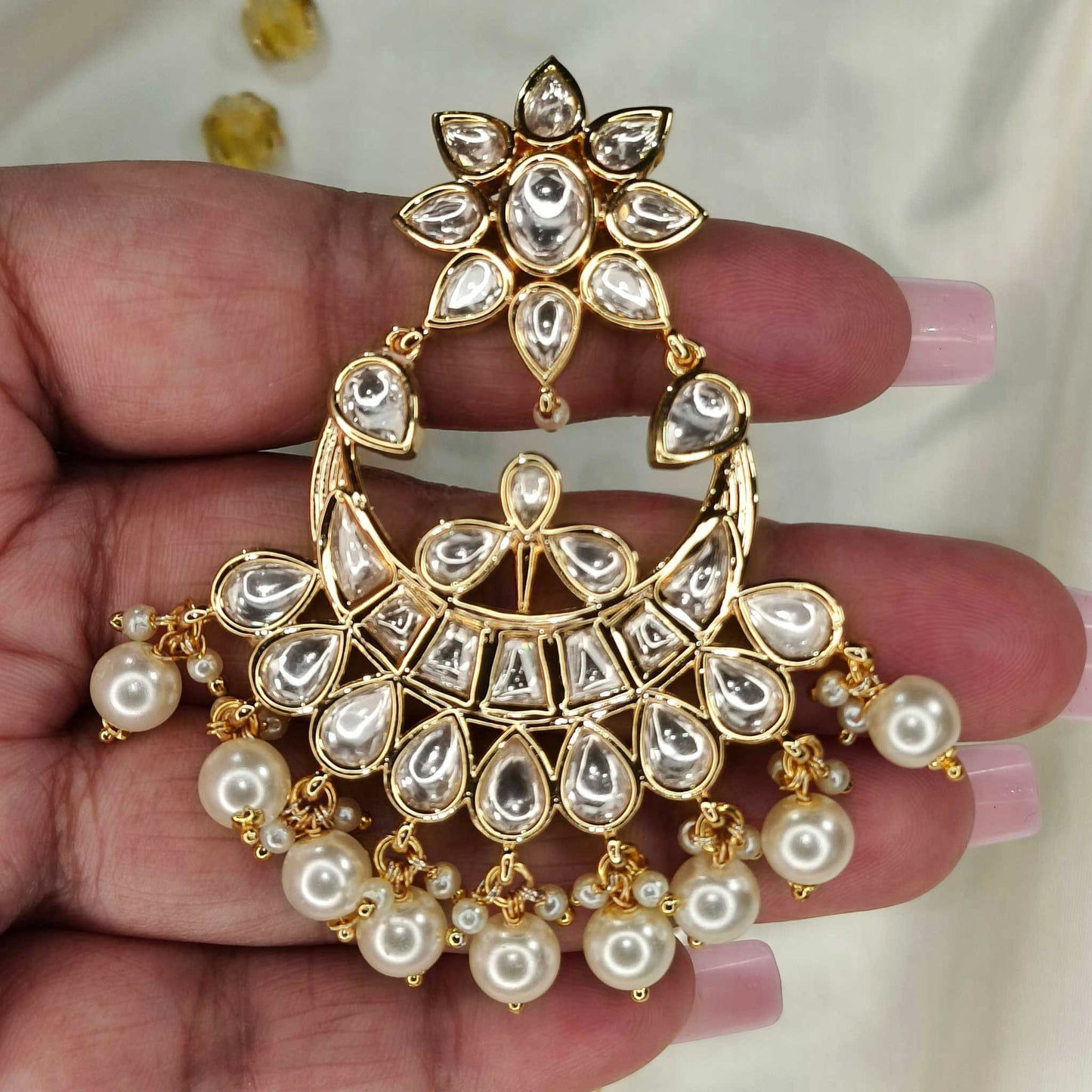 Chandaka White Chandbali